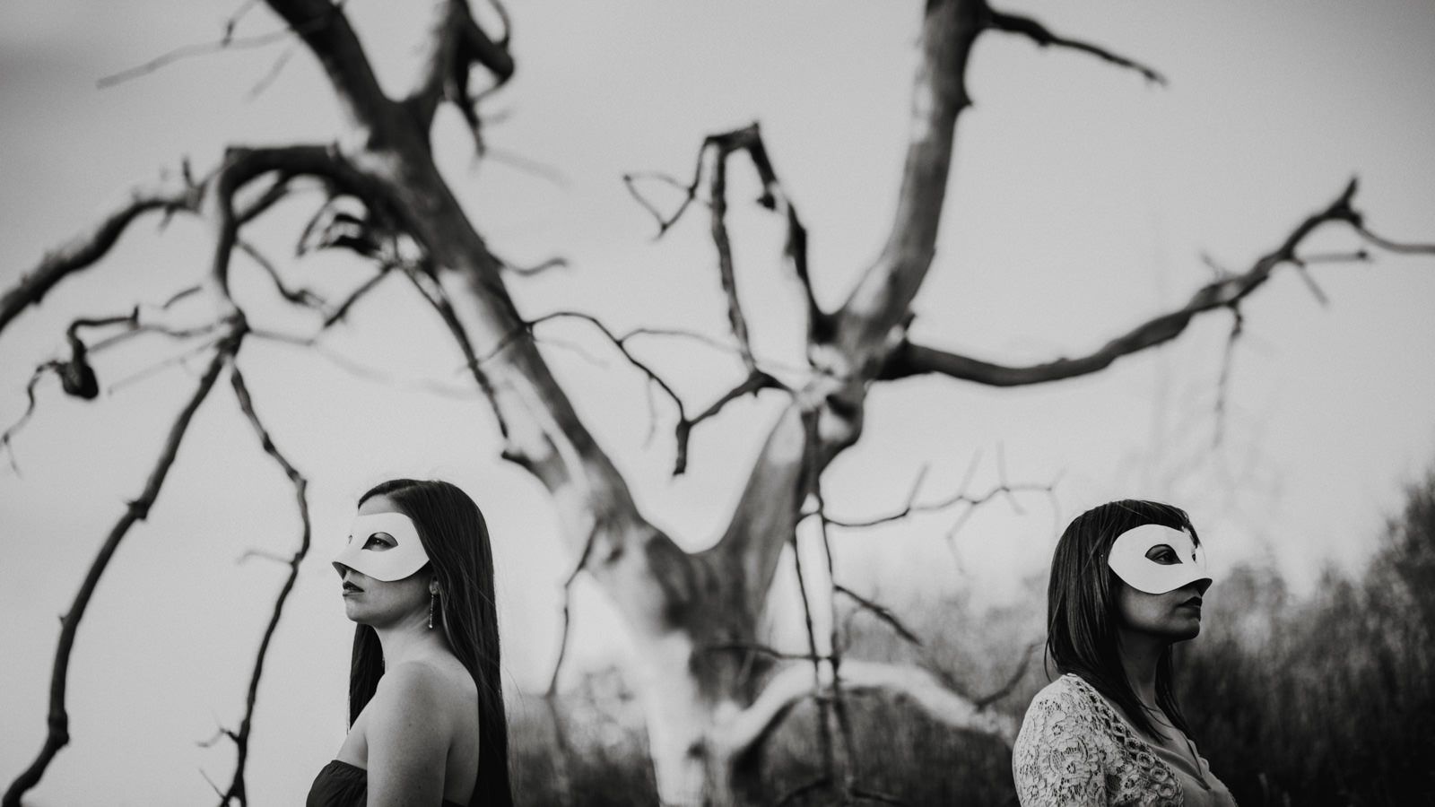 sisters photosession tuscany