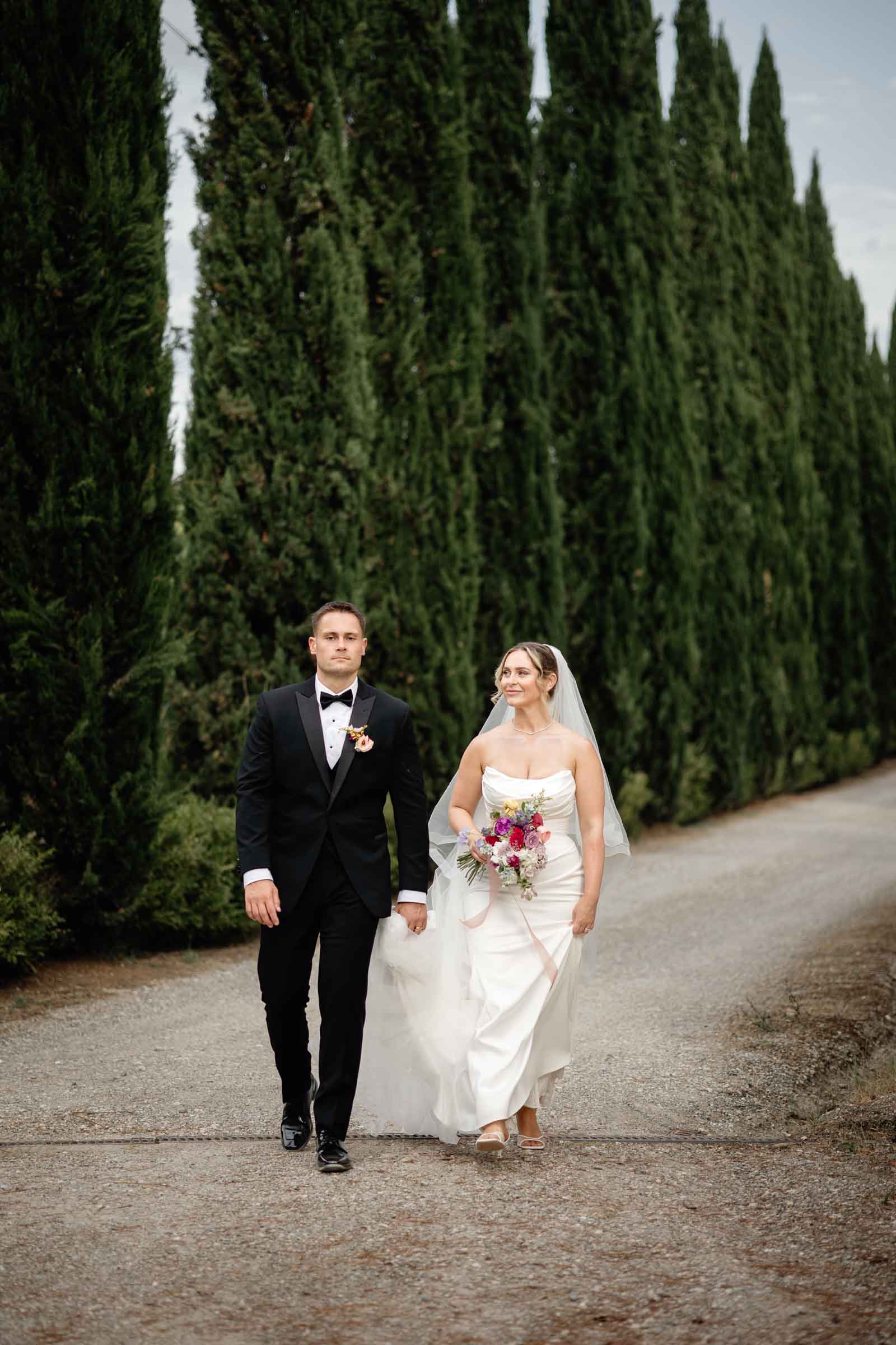 micro wedding in tuscan countryside