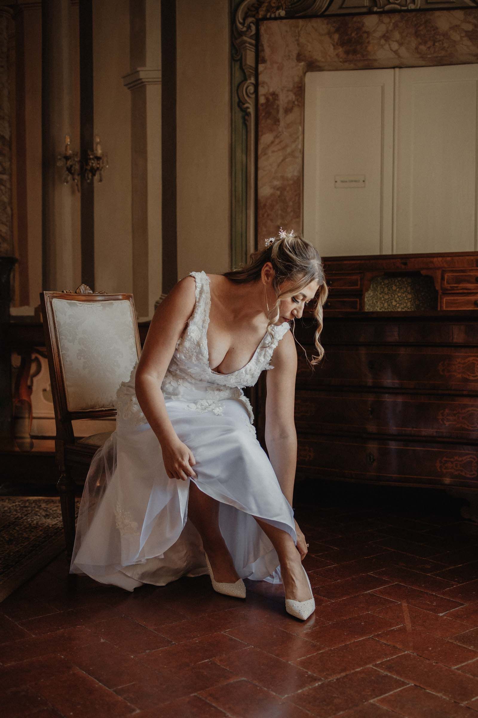 elopement at villa sermolli, bride portrait, the unseen photography