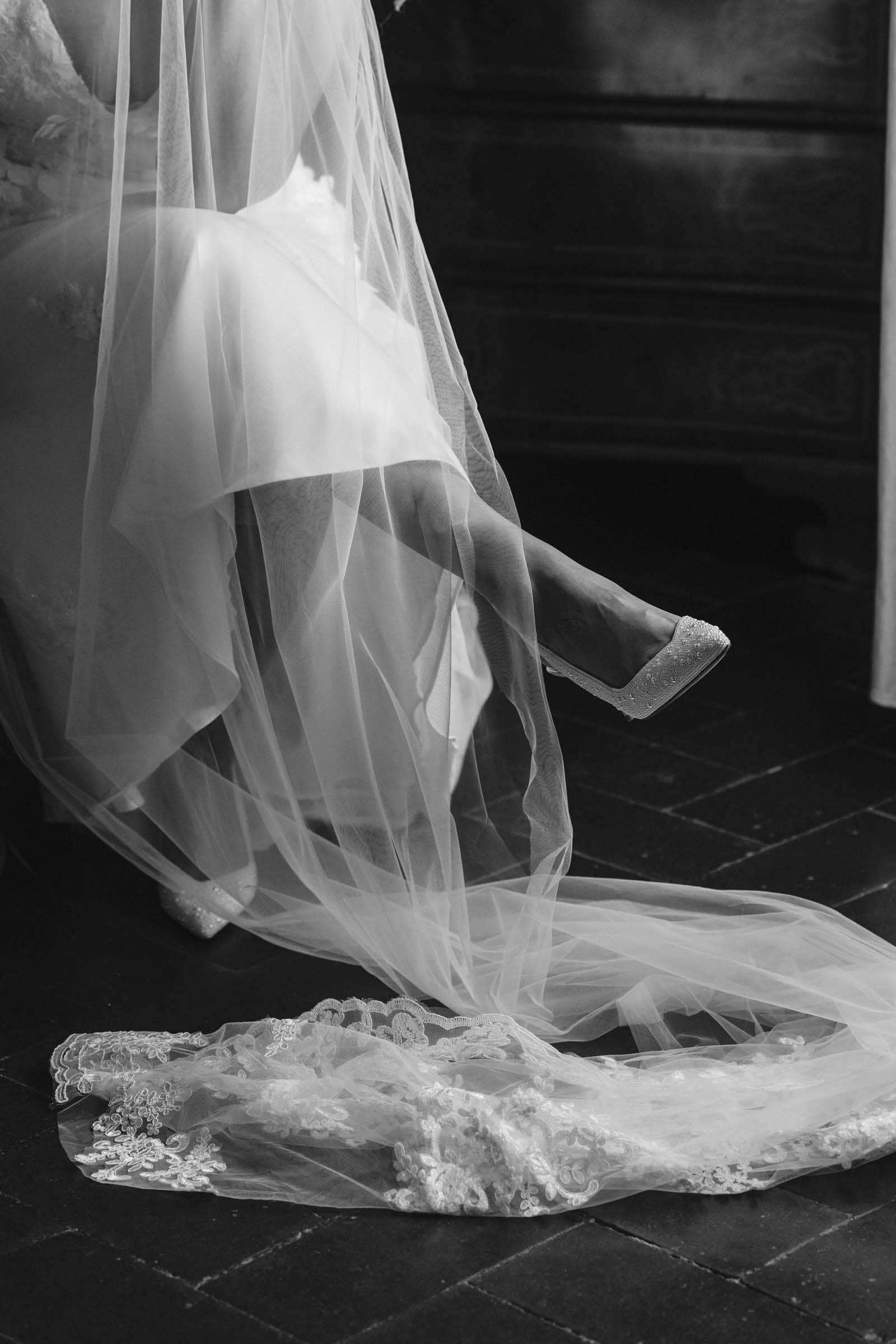 elopement at villa sermolli, gettin gready, the unseen photography