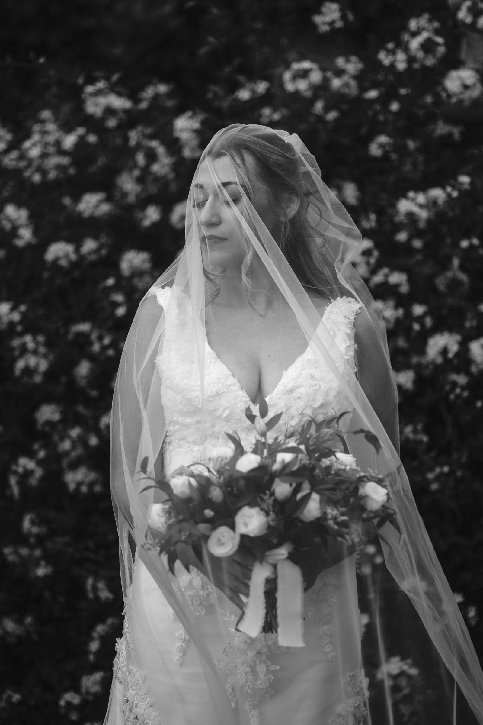 elopement bride portrait at villa sermolli, pisa, tuscany