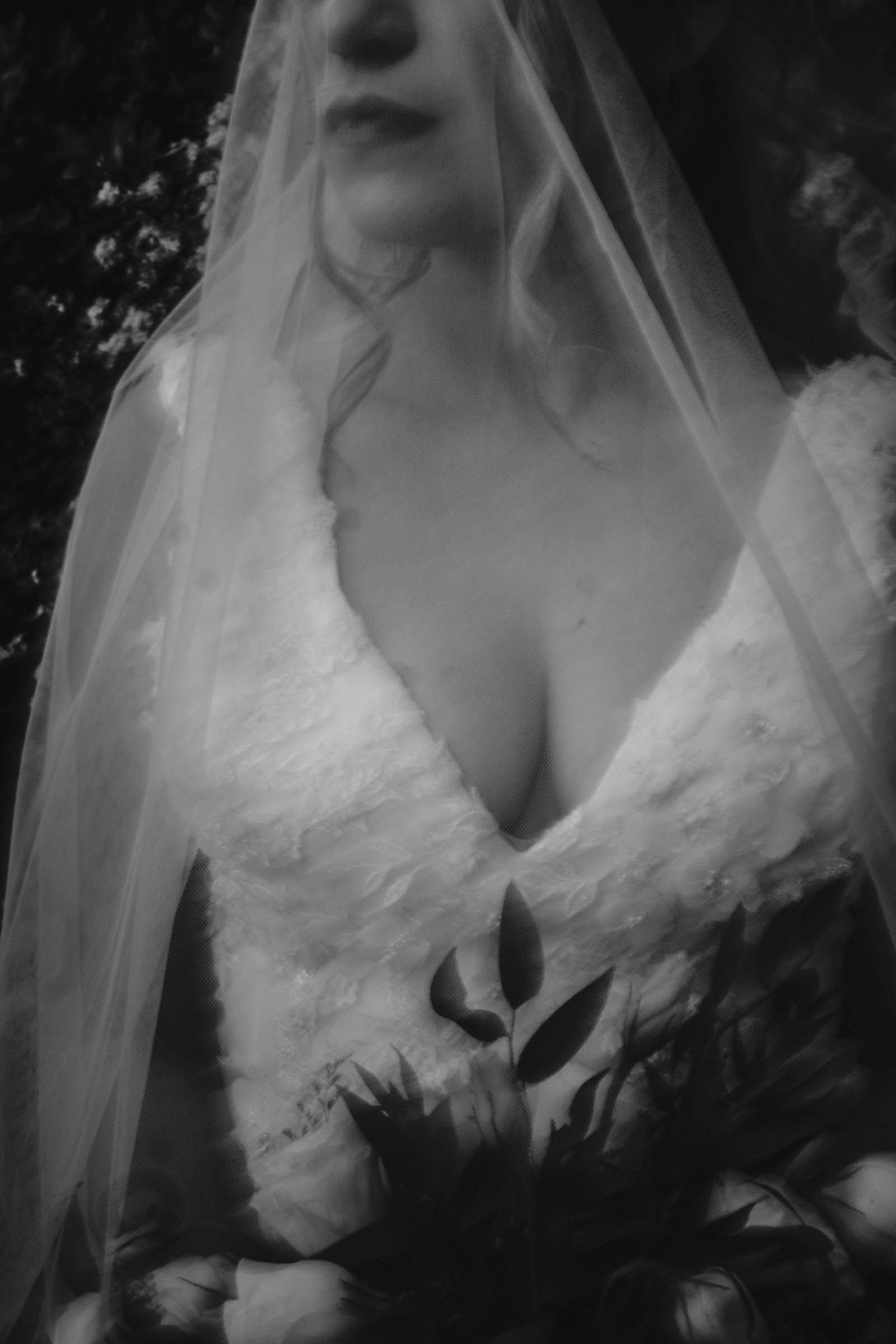 elopement bride portrait at villa sermolli, pisa, tuscany