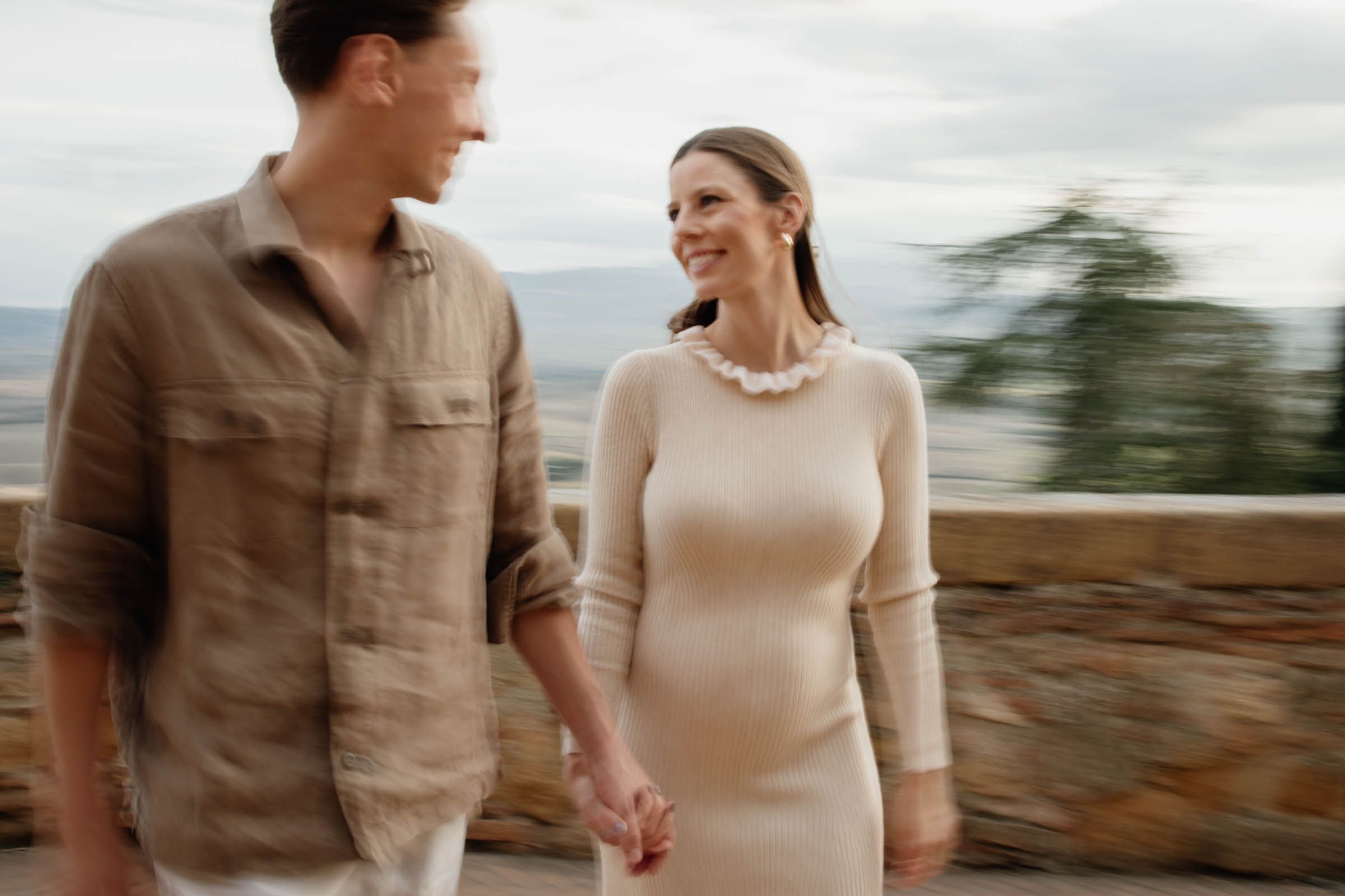 maternity photo session in val d'orcia
