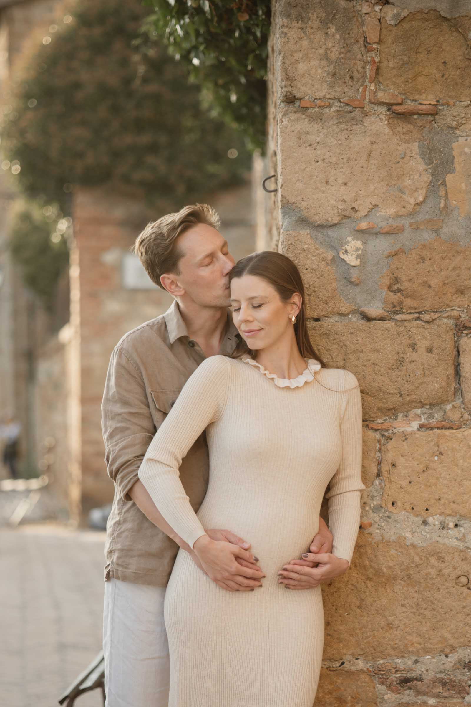 maternity photo session in val d'orcia