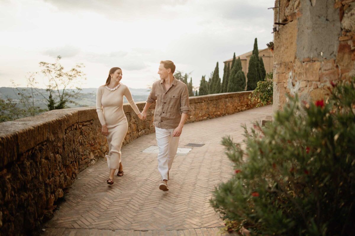 maternity photo session in val d'orcia