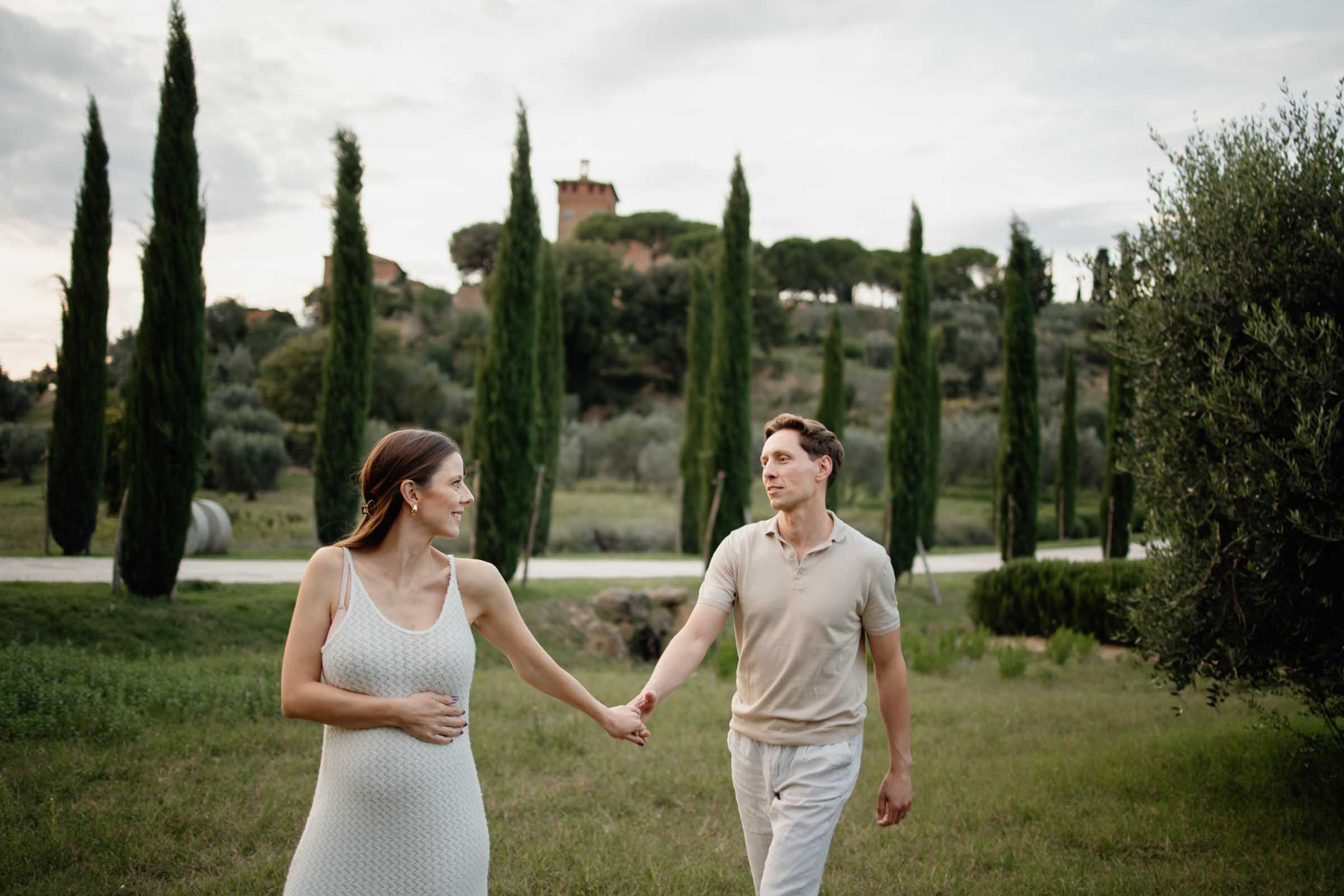 maternity photo session in val d'orcia