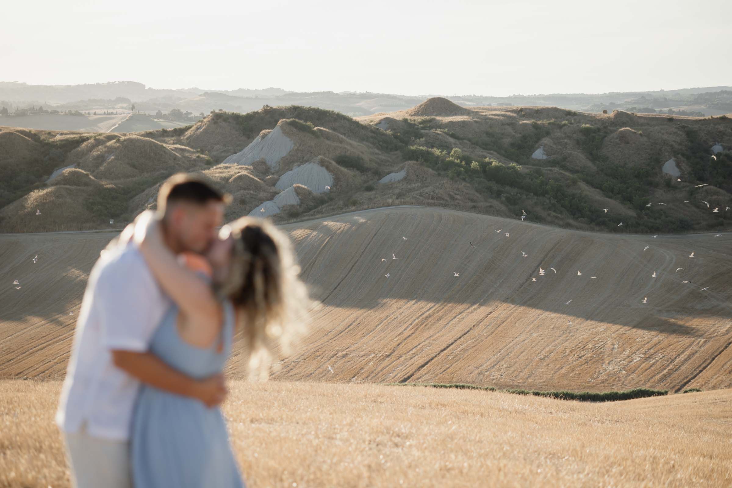 pre-wedding photoshoot in siena countryside