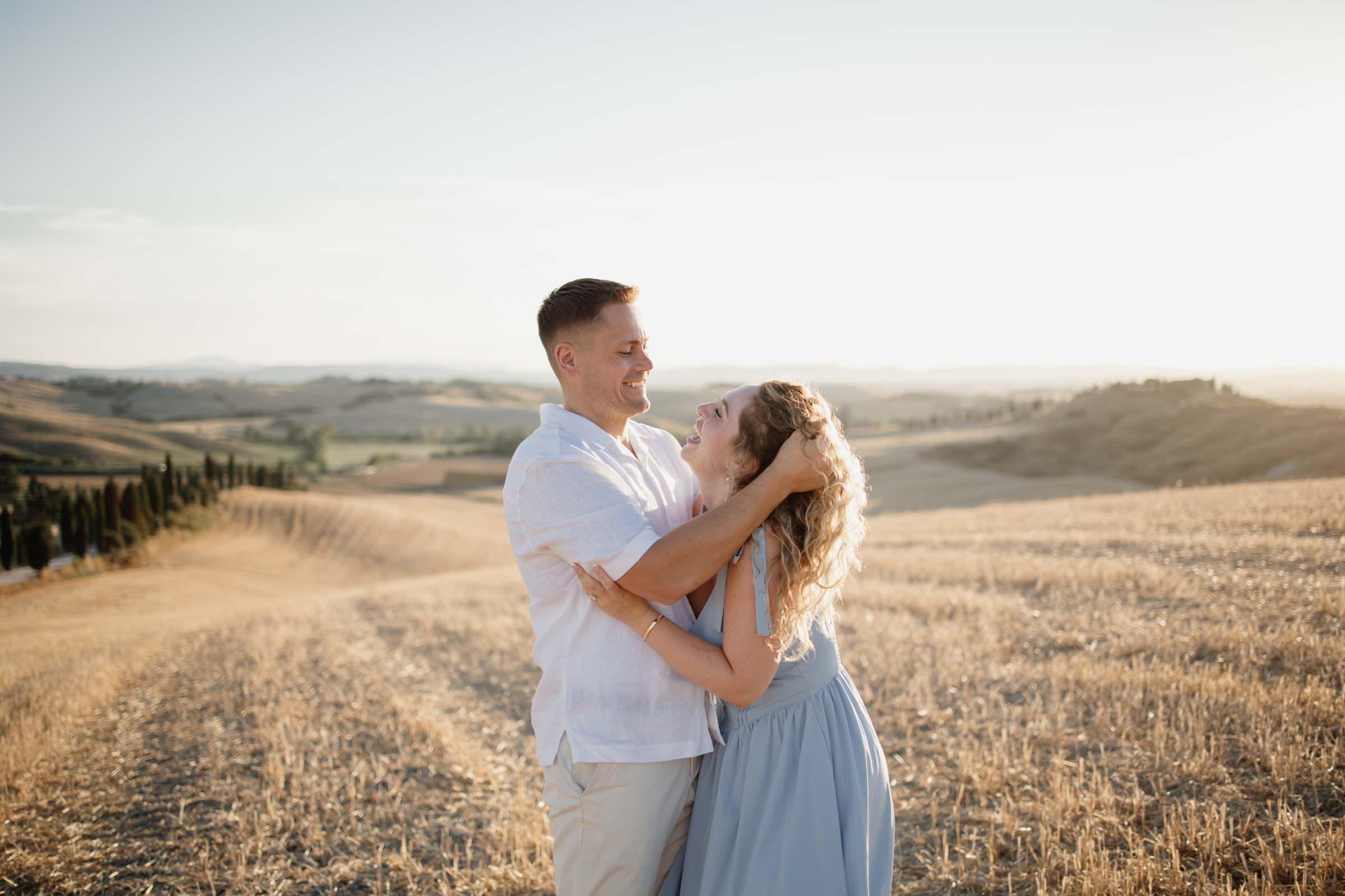 pre-wedding photoshoot in siena countryside