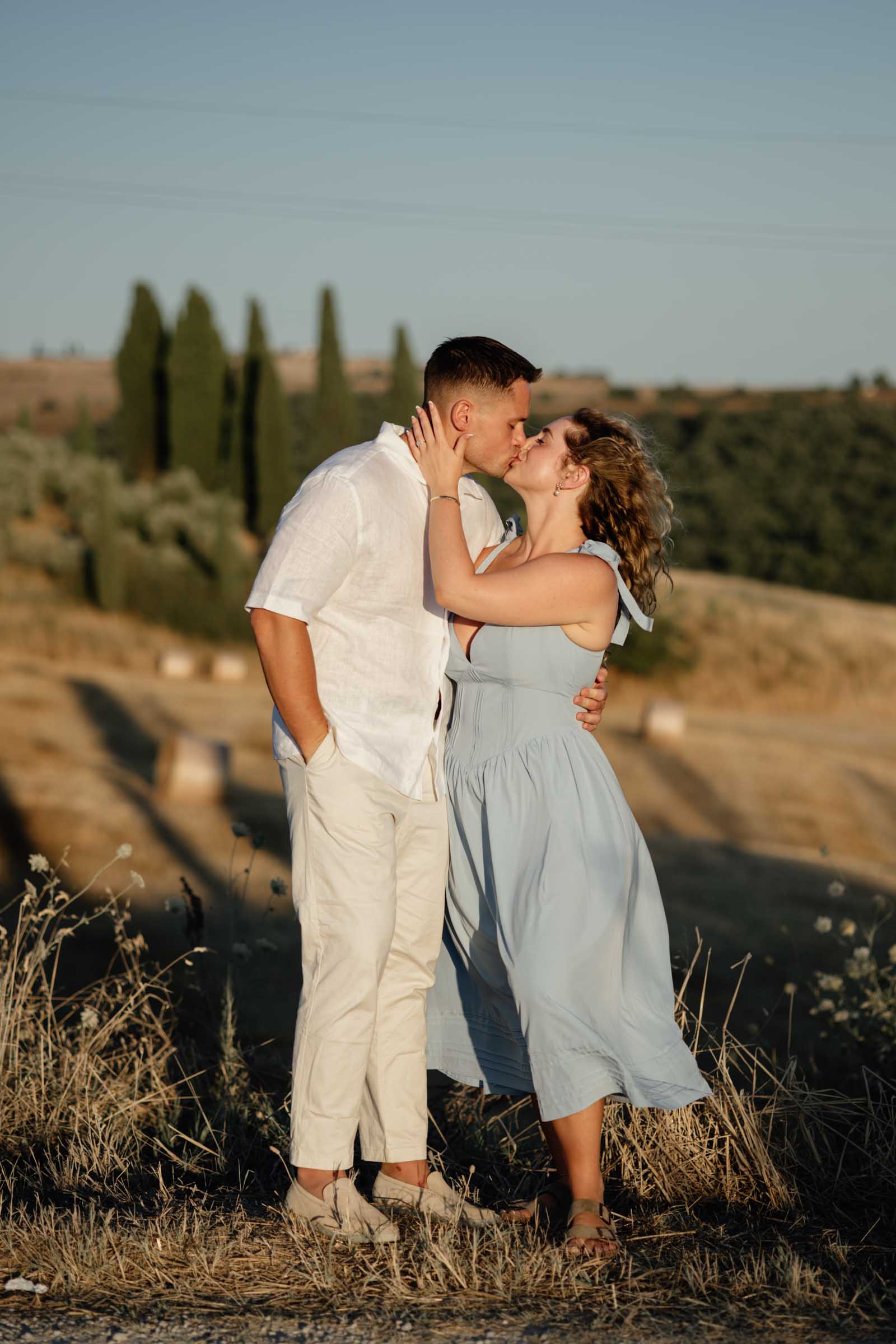 pre-wedding photoshoot in siena countryside